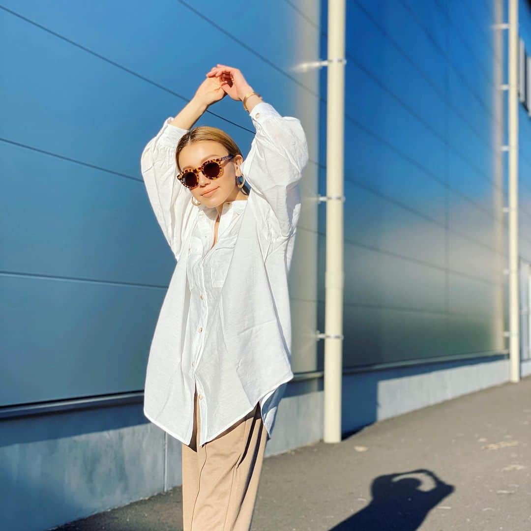のインスタグラム：「春服撮影寒かったなぁ。 はやく夏になってほしいものです☀️ そしてたくさんのご注文をいつも𝙰𝚁𝙸𝙶𝙰𝚃𝙾♡  明日も寒いんだって🥶 みんなも風邪ひかないようにね♩¨̮⑅*」