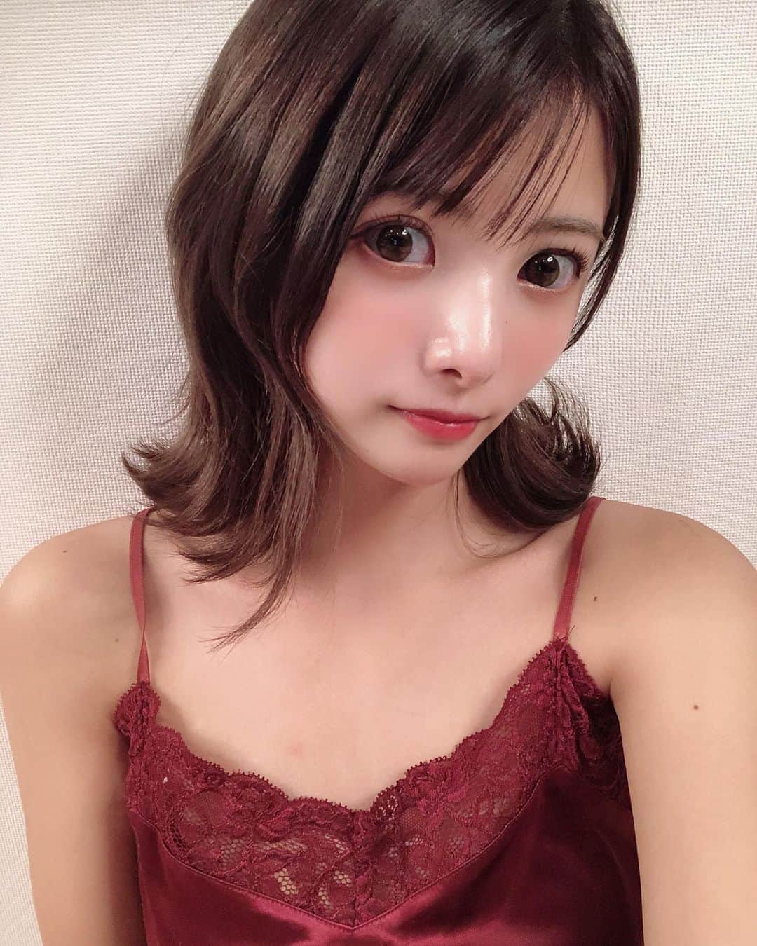 岡田栞奈のインスタグラム：「おやすみ💤🌙⭐ #深夜 #パジャマ #お家帰ってきた #今からお風呂 #goodnight」