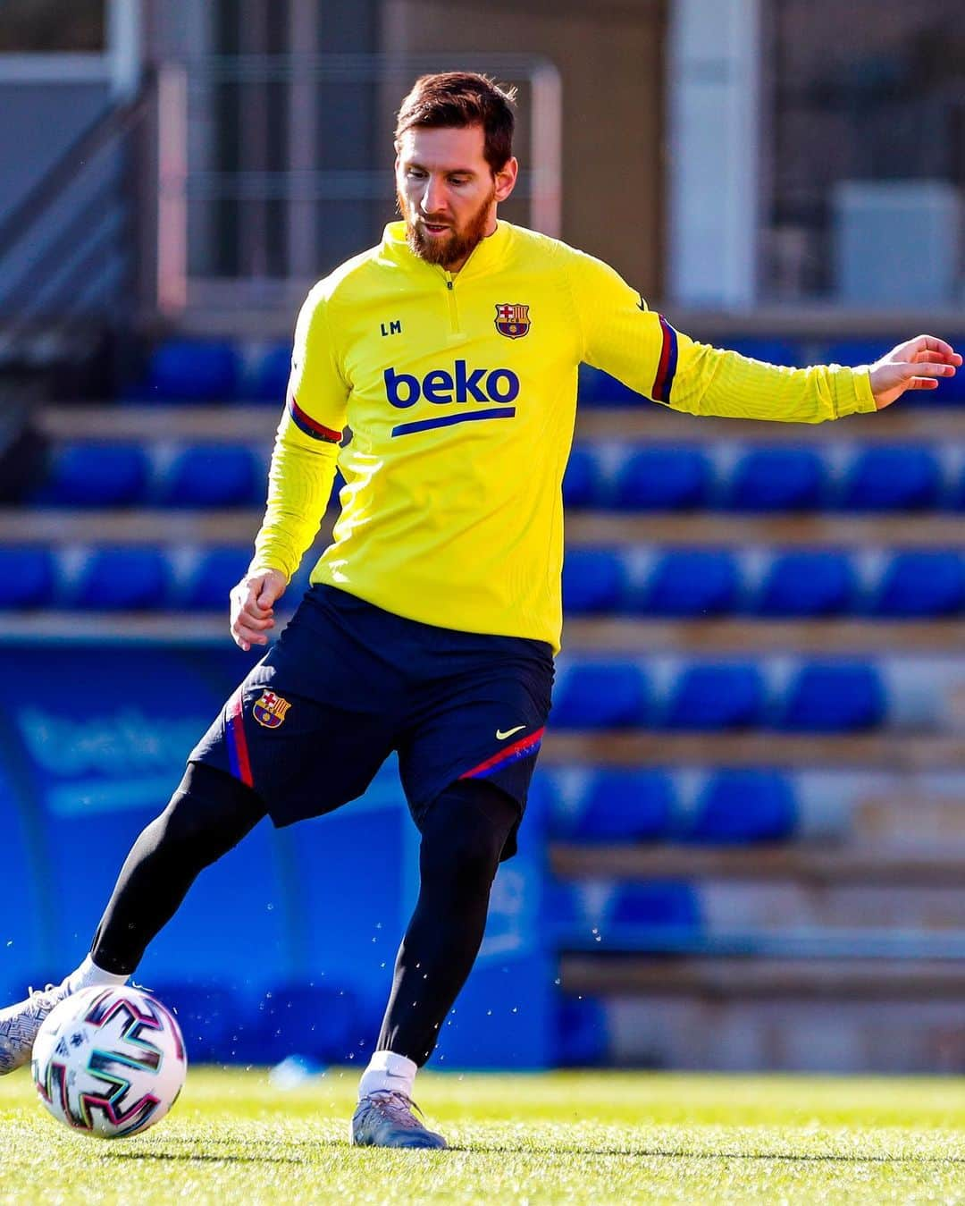 FCバルセロナさんのインスタグラム写真 - (FCバルセロナInstagram)「✅ Last training session before Athletic-Barça 🔜 #CopaBarça 🙌 Som-hi!」2月6日 1時45分 - fcbarcelona