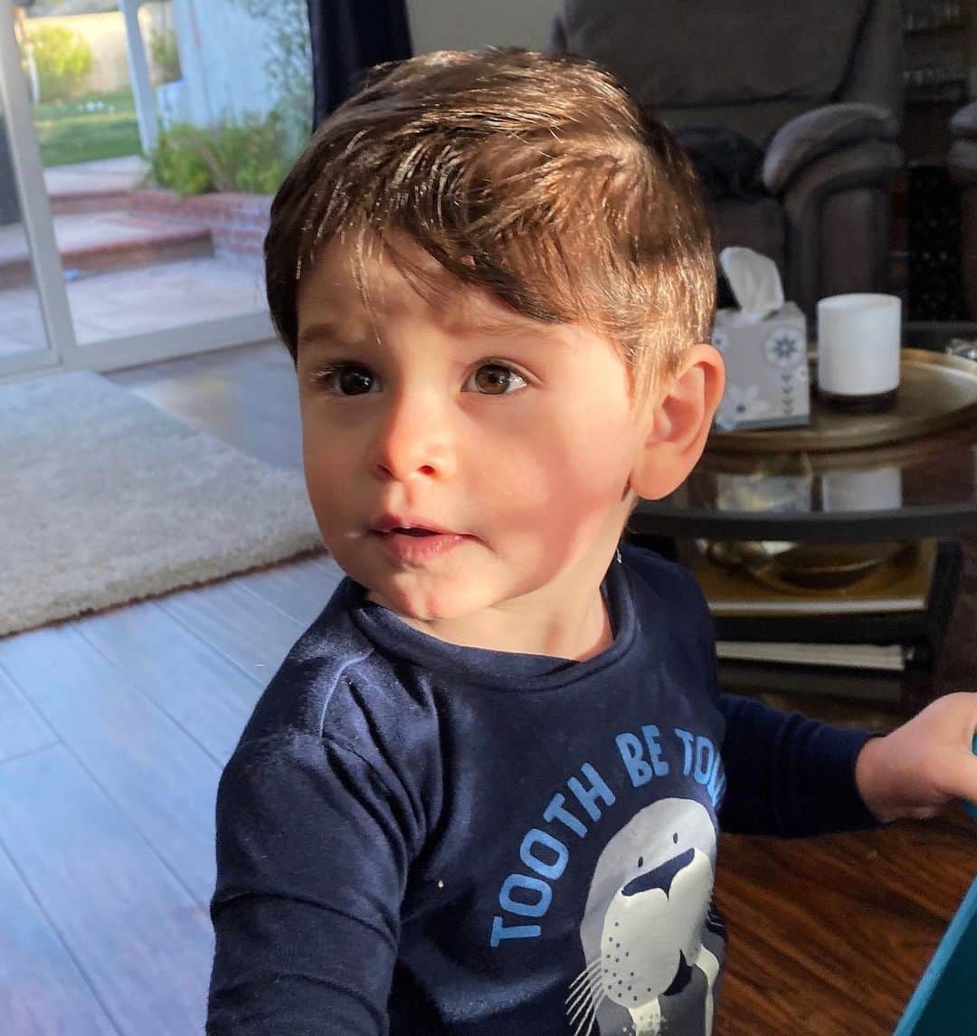 ニック・ベイトマンのインスタグラム：「Good Morning from Chase 🌞」