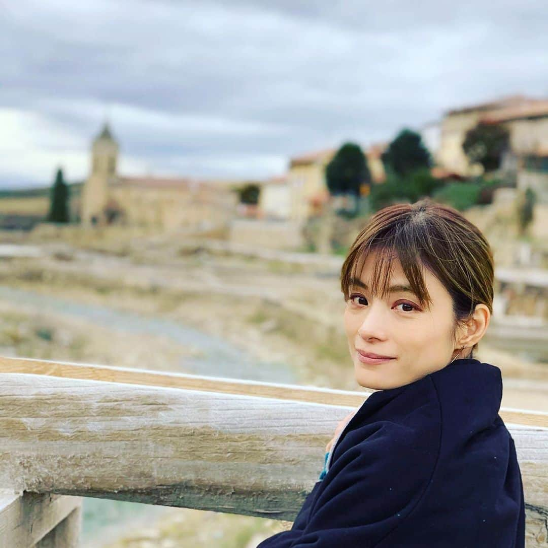 青山志穂さんのインスタグラム写真 - (青山志穂Instagram)「スペインのアニャナ塩田で。 憧れの場所に行けて幸せでした💕  #アニャナ塩田 #スペイン旅行 #スペイン #塩田 #塩 #ソルトコーディネーター #青山志穂 #バスク #産地訪問」2月6日 3時01分 - shiho_aoyama_