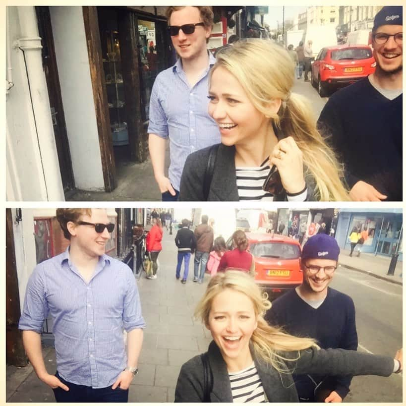 ジョアンナ・ブラッディのインスタグラム：「Throwback to my first trip to London, and my first experience with a selfie stick. I was just a little excited 😆 #calmdown」