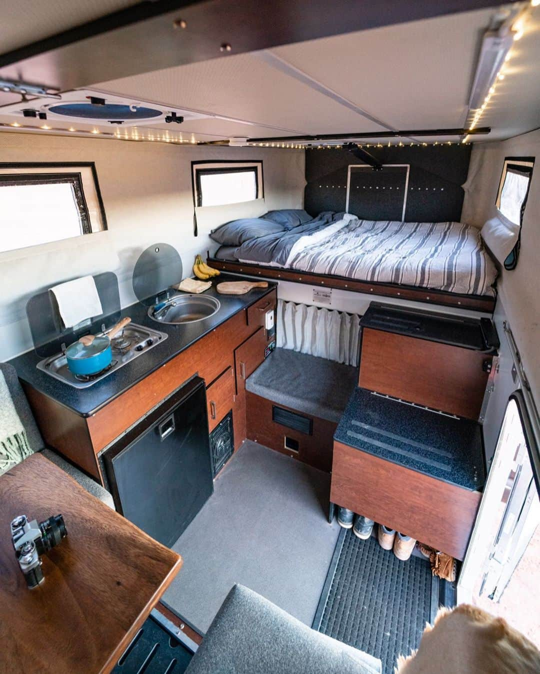 Travis Burkeさんのインスタグラム写真 - (Travis BurkeInstagram)「↟ 5 Month Check In ↟  A cozy new bed comforter, a candle, a custom built wood table, a dozen patches & countless 4x4 roads. ↟ In just shy of 5 months I have customized my camper to feel more like a home, and taken the truck to the trails to put it to the test and learn more about its off-road potential. ↟ Everyday I continue to be overwhelmingly impressed at it’s comfort, reliability, and capability (so much more than the van I spent 4 years in). I truly feel like this truck shows that my countless years of hard work and dedication have been paying off, and I’m super excited to see where we go from here :) ↟ ↟ ↟ Huge thanks to @fourwheelcampers for making such an epic setup and to my other sponsors for supporting my dreams. #FWCchallenge @hippytree @forsakeco @sector9 🙏🏼🙌🏼 ↟ ↟ ↟ Feel free to ask any questions below about the rig or my journey!」2月6日 3時17分 - travisburkephotography