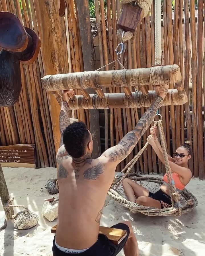 グレゴリー・ファン・デル・ヴィールのインスタグラム：「Couples who train together... @rose_bertram 💪🏽😅」