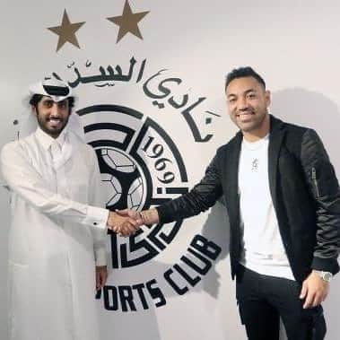 マルコ・ファビアンのインスタグラム：「Un nuevo reto empieza hoy • A new challenge begins today • @alsaddsc  أنا مسرور جداً بوجودي هنا - آمين!  Hoy me encuentro muy contento porque hoy inicia un nuevo capítulo en mi vida.  Como ya muchos saben, me encuentro en Doha, Qatar, para incorporarme con mi nuevo equipo, el Al-Sadd SC, el cual es dirigido por un ícono del futbol mundial como @Xavi Hernández, de quien espero aprender mucho y sobre todo aportar mi experiencia, disciplina, pasión y compromiso para el bien del equipo.  Qatar es un país muy interesante que ha ido creciendo en todos los aspectos, tanto que día a día se siguen preparando para ser anfitriones del próximo Mundial en 2022. Ser parte del equipo más ganador de la @QSL, sin duda se que será muy enriquecedor en mi carrera. Seguiré haciendo lo que más me gusta hacer en mi vida: jugar y disfrutar el futbol.  Sé que se habló mucho sobre mi probable incorporación a Chivas hace unas semanas. Tengo una gran relación y amistad con Amaury, Peláez y Tena, pero por ahora, no tuve una oferta para incorporarme al equipo.  Supe que hubo algunos rumores que decían que no acepté una oferta o que no me interesaba Chivas. Nada de eso fue cierto. Lo que es cierto, es que el plantel está completo y deseo de todo corazón que al equipo le vaya bien siempre. De igual manera, agradezco enormemente a los clubes mexicanos que tuvieron interés en mi últimamente, me siento halagado de su interés, pero por ahora mi destino me invitaba a seguir en el extranjero, como siempre he dicho, luchando con orgullo para poner el nombre de mi México muy en alto.  Gracias a la prensa, clubes y afición que siguen al pendiente de mi carrera. ¡Dios los bendiga!」