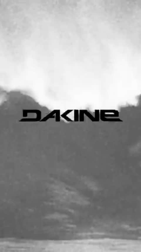 カリッサ・ムーアのインスタグラム：「Progression is a part of @dakine DNA 👊🏼💪🏼💛」