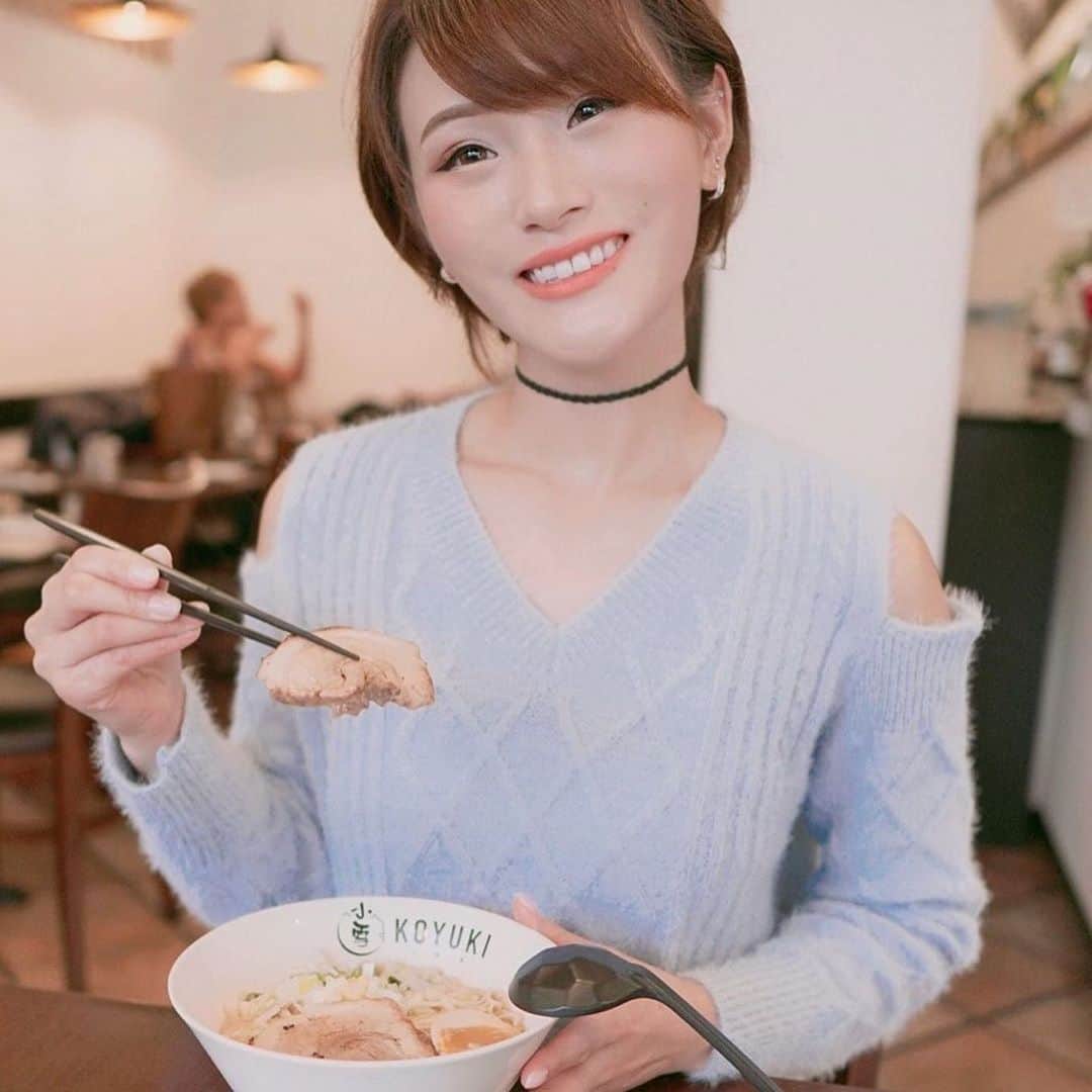 Koyukiさんのインスタグラム写真 - (KoyukiInstagram)「Posted @withregram • @babiibleuu 😍 I’m a hopeless ramen-tic 🍜 ✨TASTY GIVEAWAY ALERT✨ I’m teaming up with @koyukiramen to give TWO lucky winners a $50 gift card!! 🥳 Have your taste of flavourful Sapporo style ramen or your fill of beloved Japanese appetizers with a drink!🍺🍶 (50% off during happy hour 😉) 📸 @mikewuportraits 🖌 @babiibleuu *** ❗️ GIVEAWAY RULES ❗️ 1. Follow @babiibleuu & @koyukiramen ✨ 2. Like this post ❤️ 3. Tag a friend you want to take 👥 (Unlimited tags, but please tag a new friend each time. No celebrities & duplicate entries. Make sure your account is public.) 🌟 5 BONUS ENTRIES 🌟 For reposting this & tagging @babiibleuu on your IG STORY. 💫 GIVEAWAY ENDS 💫 February, 20, 2020 (on my birthday 😁) ❣️This giveaway is will only be available to Instagram users ❣️This giveaway is open to anyone who will be in the Vancouver, BC area ❣️ This gift card is redeemable at the Downtown, Vancouver location ❣️This is a sponsored post by @koyukiramen 🙏🏻 *** Hiya~ 👋🏻 I’m so excited to share my very first foodie collab giveaway with my friends!! 😊 ⠀⠀⠀⠀⠀⠀⠀⠀⠀⠀⠀⠀ I really enjoyed my first taste of Sapporo ramen 🍜 ⠀⠀⠀⠀⠀⠀⠀⠀⠀⠀⠀⠀ Sapporo style ramen originating from the island of Hokkaido boasts a rich chicken & pork bone broth that is further heightened with a red miso paste flavour.  If you’re a fan of the buttery corn taste, I’d suggest their No. 1 recommended Butter & Corn Miso Ramen 🌽🧈 The original Miso Ramen hit the spot for me on the rainy day I visited & is paired so well with the tasty gyoza 🥟  I especially enjoyed the selection of the many side dishes available at their shop. The Japanese okinomiyaki savoury pancake was soo good! 🥞  I don’t drink, but I can see someone who would enjoy classic Japanese favourites with a nice cold Sapporo beer 🍺  I ordered salted edamame (they have garlic salt too) cause I wanted some green in my photos & also need to eat my vegetables! 🥗 ⠀⠀⠀⠀⠀⠀⠀⠀⠀⠀⠀⠀ Shoutout to @panda.dlights senpai for your drool worthy food photography & for inspiring me 🐼 ⠀⠀⠀⠀⠀⠀⠀⠀⠀⠀⠀⠀ Props to @mikewuportraits for being so patient with me taking photos while I do my thing even though you were hungry!! 🤪  Stay tuned for an IGTV video」2月6日 15時50分 - koyukikitchen