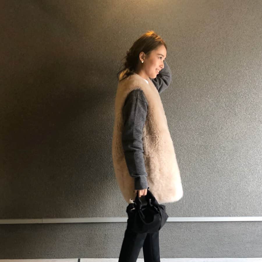 のインスタグラム：「・ 亀の子たわしみたいな背中だけど ふわふわで気持ちいいと子ども達がスリスリ してくれる！🤣」