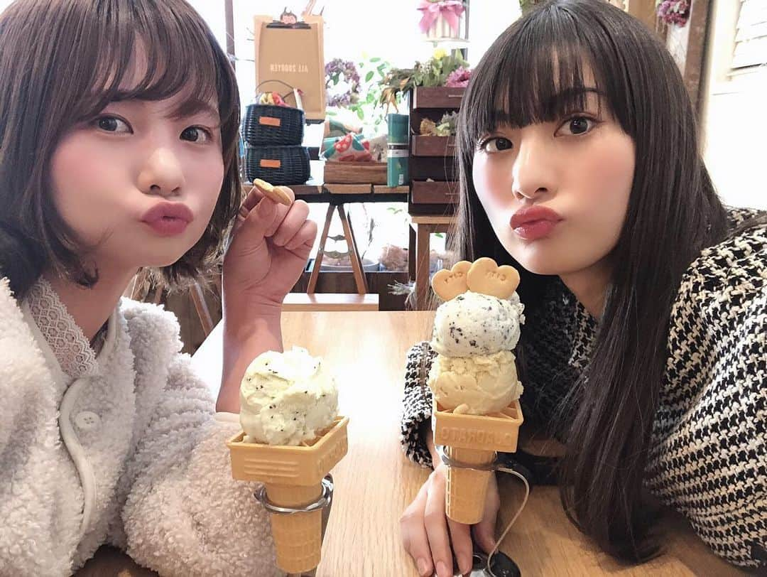 真奈さんのインスタグラム写真 - (真奈Instagram)「まゆとランチ☺️ なんか久しぶりな感じする 今日もかわいかったな🥰 私はランチビールでへろってる🍻 . #繭ちゃんかわいい #ケースの癖」2月6日 17時04分 - manatmnt0116