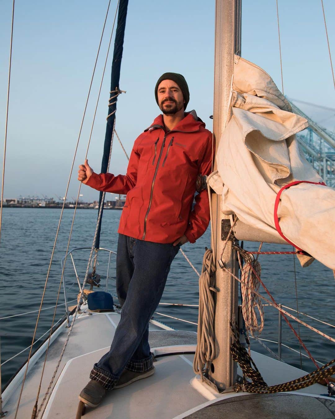 ローレン·ランドルフのインスタグラム：「Captain @planetarypatrick on his sail boat.」