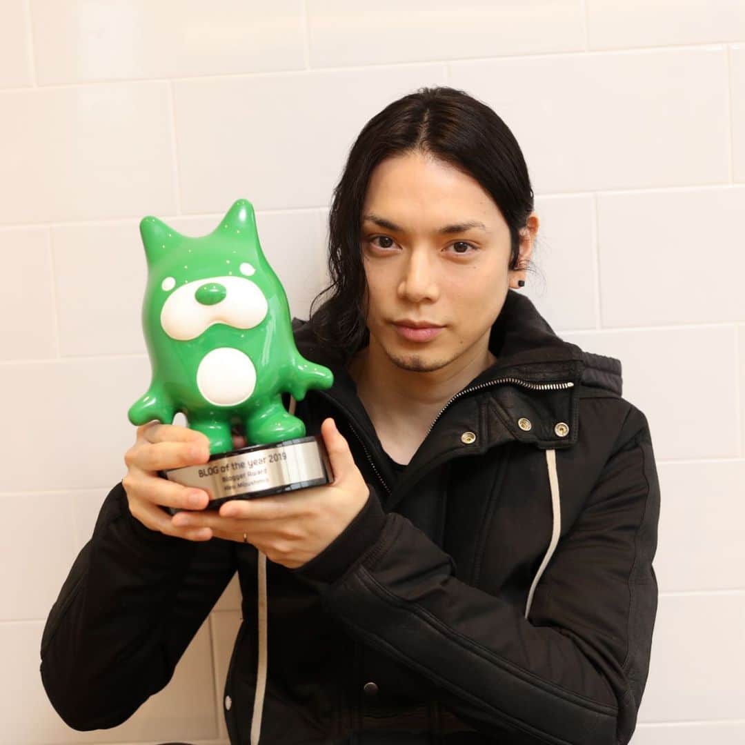 水嶋ヒロのインスタグラム：「ありがと #ameblo #BlogOfTheYear2019 #アメブロ #優秀賞 #blog」
