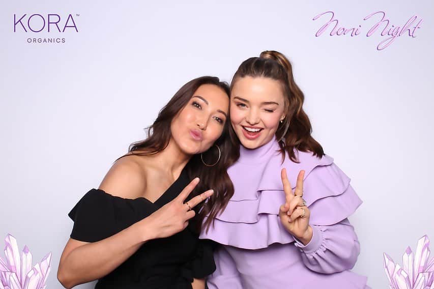 ミランダ・カーさんのインスタグラム写真 - (ミランダ・カーInstagram)「Shout out to @hashtagphotobooth for providing the photo booths at our Noni Night launch party with the best lighting 📸」2月6日 9時34分 - mirandakerr