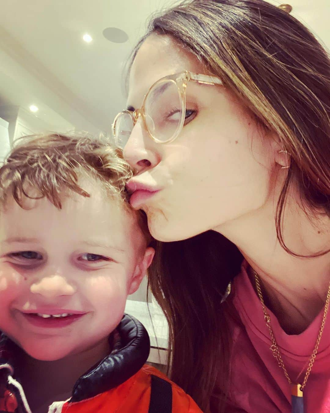 ジョーダナ・ブリュースターさんのインスタグラム写真 - (ジョーダナ・ブリュースターInstagram)「Share a kiss to celebrate a hopeful future when all cancer patients become survivors!! #kisscancergoodbye @SU2C  I challenge @sungkangsta  @meadowwalker @ludacris to 😘 for good」2月6日 11時24分 - jordanabrewster