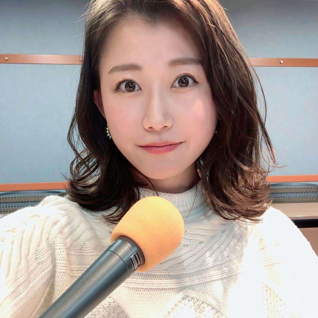 津田麻莉奈さんのインスタグラム写真 - (津田麻莉奈Instagram)「ラジオNIKKEI 毎週月曜16:00〜 「相場師朗の株は技術だ！」 2/17放送分を収録しました🙌 素敵なゲストにもお越し頂いたので、お楽しみに✨ ⁑ 「#パンローリングチャンネル 」 と検索してぜひチャンネル登録もして下さい🙆‍♀️ ⁑ ⁑ #収録前に #雲取賞 #馬券仕込んだら #当たってた #ファルコンウイングの複勝と #ストーミーデイとのワイド #うふふ #株も為替も頑張るぞ #株 #為替 #FX  #相場師朗 さん #株は技術だ #投資女子 #投資 #経済番組 #マーケット #テクニカル分析 #チャート#チャート分析 #radio #radiko #ラジオ  #まりなる #津田麻莉奈」2月6日 17時21分 - tsudamarinal