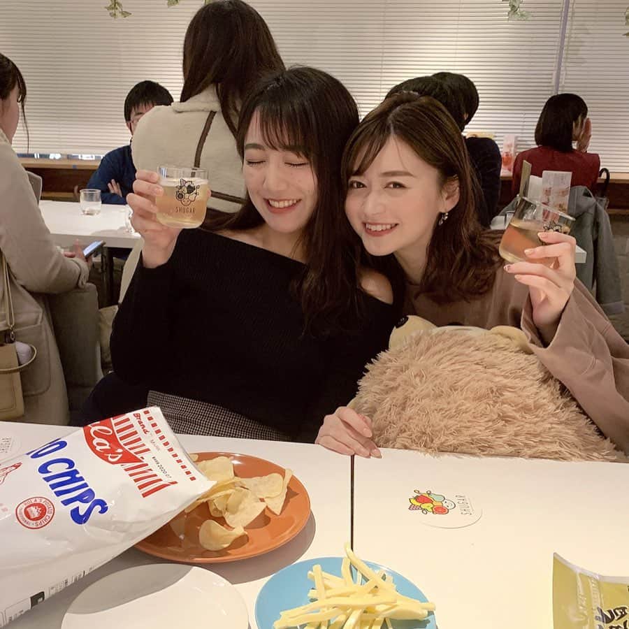 中沢結のインスタグラム：「家徒歩2分の、愛しのかとう(@phakchi0104)﻿ ﻿ お酒片手にカードゲームとか久しぶりすぎて楽しかったな☺️☺️﻿ ﻿ ﻿ #winter#knit#lip#instagood#fashion#hairmake #hair#make#model#drink#shibuya」