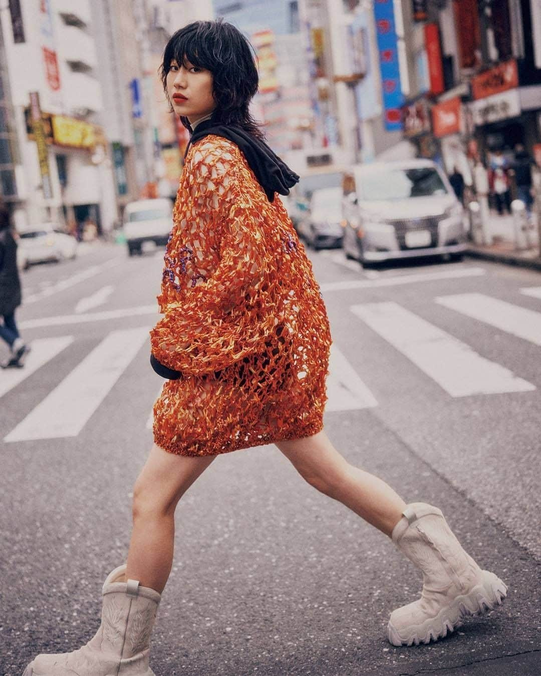 NYLON JAPANさんのインスタグラム写真 - (NYLON JAPANInstagram)「見たこともない、オーバーなサイジングが可愛い網状になったネットフーディに、TOO MUCHなビッグサイズのモンスターブーツ。目を引く新感覚のユニークなスタイリングで闊歩するアティチュードは渋谷らしく、思わず二度見されてしまいそう。  march issue Encounter Shibuya  model @momokokawakita  hoodie @selfmadebygianfrancovillegas top @gvgv_official pants @johnlawrencesullivan_official boots @eytys  #nylonjapan #nylonjp #marchissue #encountershibuya #fashion #beauty #culture #music #shibuya #caelumjp」2月6日 12時00分 - nylonjapan