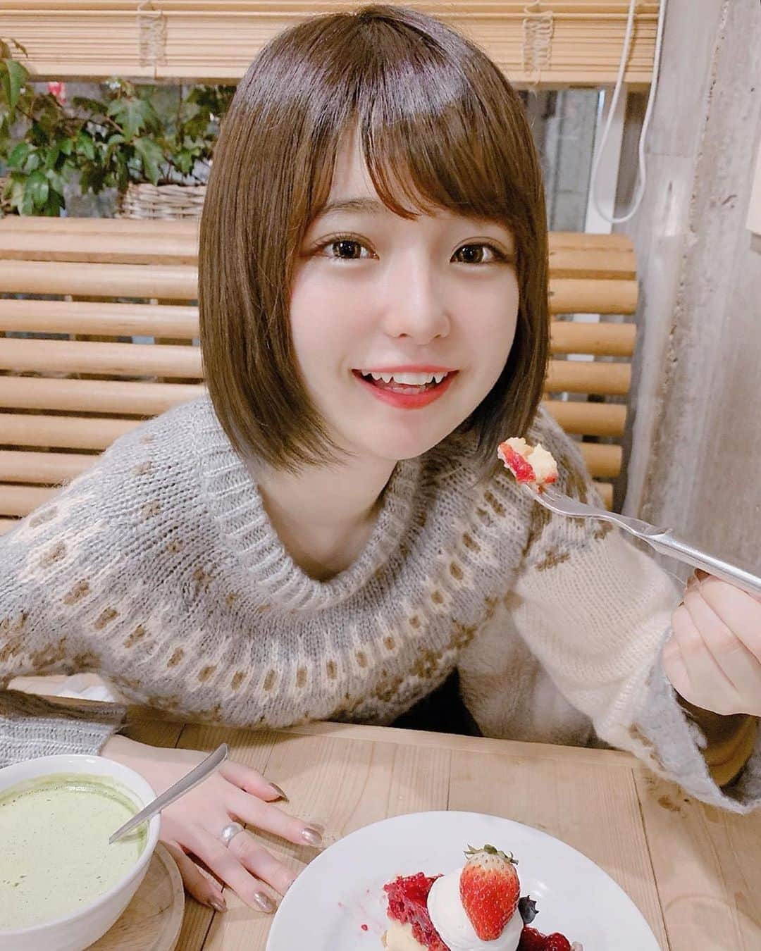 美女美容事情さんのインスタグラム写真 - (美女美容事情Instagram)「《美味しすぎて🍓💭⁉️》⁠ *⁠ リポストを使って、素敵な写真📷✨を投稿されてる方を紹介させて頂く⠀⠀⠀⁠ 【💄美女美容事情💅】のコーナーです✨⁠ *⠀⠀⠀⠀⠀⠀⁠ いいねやコメント、フォローして応援してね❤︎🥰🎶⁣⁠ *⠀⠀⠀⠀⠀⠀⁠ 今回ご紹介させて頂きますのは❤︎⁠ sarimaruさん< @pika.870 >の素敵なお写真📸⠀⠀⁠ *⠀⠀⁠ とっても美味しそー💕💕いちごに負けず可愛らしいsarimaruさん🍓美味しすぎて半目に⁉️👁⠀そんな所も可愛いsarimaruさん😍 *⠀⠀⠀⁠ sarimaruさんのアカウントには他にも素晴らしい投稿が沢山ありますので是非覗いてみてくださいね💁‍♀️💙⠀⠀⁠ *⠀⠀⠀⁠ sarimaruさん< @pika.870 >⠀⠀⁠ 素敵な投稿ありがとうございました☺️📸✨⠀⠀⠀⠀⠀⠀⠀⁠ △▼△▼△▼△▼△▼△▼△▼△▼△▼⠀⠀⠀⠀⠀⠀⠀⠀⠀⠀⠀⠀⠀⠀⠀⠀⠀⠀⠀⠀⠀⠀⠀⠀⠀⠀⠀⠀⠀⠀⠀⠀⁠ ❤🧡💛「美女美容事情」💚💙💜⠀⠀⠀⠀⠀⠀⠀⠀⠀⠀⠀⠀⠀⠀⁠ 👇掲載ご希望の方は👇⠀⠀⠀⠀⠀⠀⠀⠀⠀⠀⠀⠀⠀⠀⠀⁠ @b_b_j.jタグ付けと🖤 ビジョビ⠀🖤タグ付けお願いします✨⠀⠀⠀⠀⠀⠀⠀⠀⠀⠀⠀⠀⠀⠀⠀⁠ ――――――――――――――――⠀⠀⠀⠀⠀⠀⠀⠀⠀⠀⠀⠀⠀⠀⁠ ～姉妹アカウントのご紹介～⠀⠀⠀⠀⠀⠀⠀⠀⠀⠀⠀⠀⠀⠀⠀⠀⠀⠀⠀⠀⠀⠀⠀⠀⠀⠀⁠ ◇美容情報を紹介している«美女美容事情～Beauty～»⠀⠀⠀⠀⠀⠀⠀⠀⠀⠀⠀⠀⠀⠀⠀⠀⠀⠀⠀⠀⠀⠀⠀⠀⠀⁠ ( @b_b_j.j_b )⠀⠀⠀⠀⠀⠀⠀⠀⠀⠀⠀⠀⠀⠀⠀⠀⠀⠀⠀⠀⠀⠀⠀⠀⠀⠀⁠ ◇美しい旅スポット紹介をしている«美 spot»⠀⠀⠀⠀⠀⠀⠀⠀⠀⠀⠀⠀⠀⠀⠀⠀⠀⠀⠀⠀⠀⠀⠀⠀⁠ ( @b__spo )⠀⁠ ⠀⠀⠀⠀⠀⠀⠀⠀⠀⠀⠀⠀⠀⠀⠀⠀⠀⠀⠀⠀⁠ よかったらこちらも覗いてみてね✨⁠ ――――――――――――――――⠀⠀⁠ #オシャレ #ファッション ⠀⠀⠀⁠ #大人カジュアルコーデ ⠀⠀⠀⁠ #オトナ女子 #フェスコーデ⠀⠀⁠ #美意識向上 #ラフコーデ #美意識 ⠀ ⠀⠀⠀⠀⠀⠀⠀⠀⁠ #女子力 #女子力向上 ⠀⠀⠀⠀⠀⠀⠀⁠ #ファッション好き #アクティブ ⠀⠀⠀⠀⠀⁠ #フェス #女子力アップ⠀⠀⠀⠀⠀⠀⠀⠀⁠ #カジュアルファッション ⠀⠀⠀⁠ #ワントーンコーデ#ブラックコーデ⠀⁠ #naturalbeauty #makeup⠀⠀⠀⠀⠀⁠ #カメラ女子 #カメラ⠀⠀⠀⠀⁠ #ファインダー ⠀#ヘアスタイル⠀⠀⠀⁠ #japanese #japanesegirl ⠀ ⠀⠀⠀⠀⁠ #ニット#いちご #🍓」2月6日 12時18分 - b_b_j.j