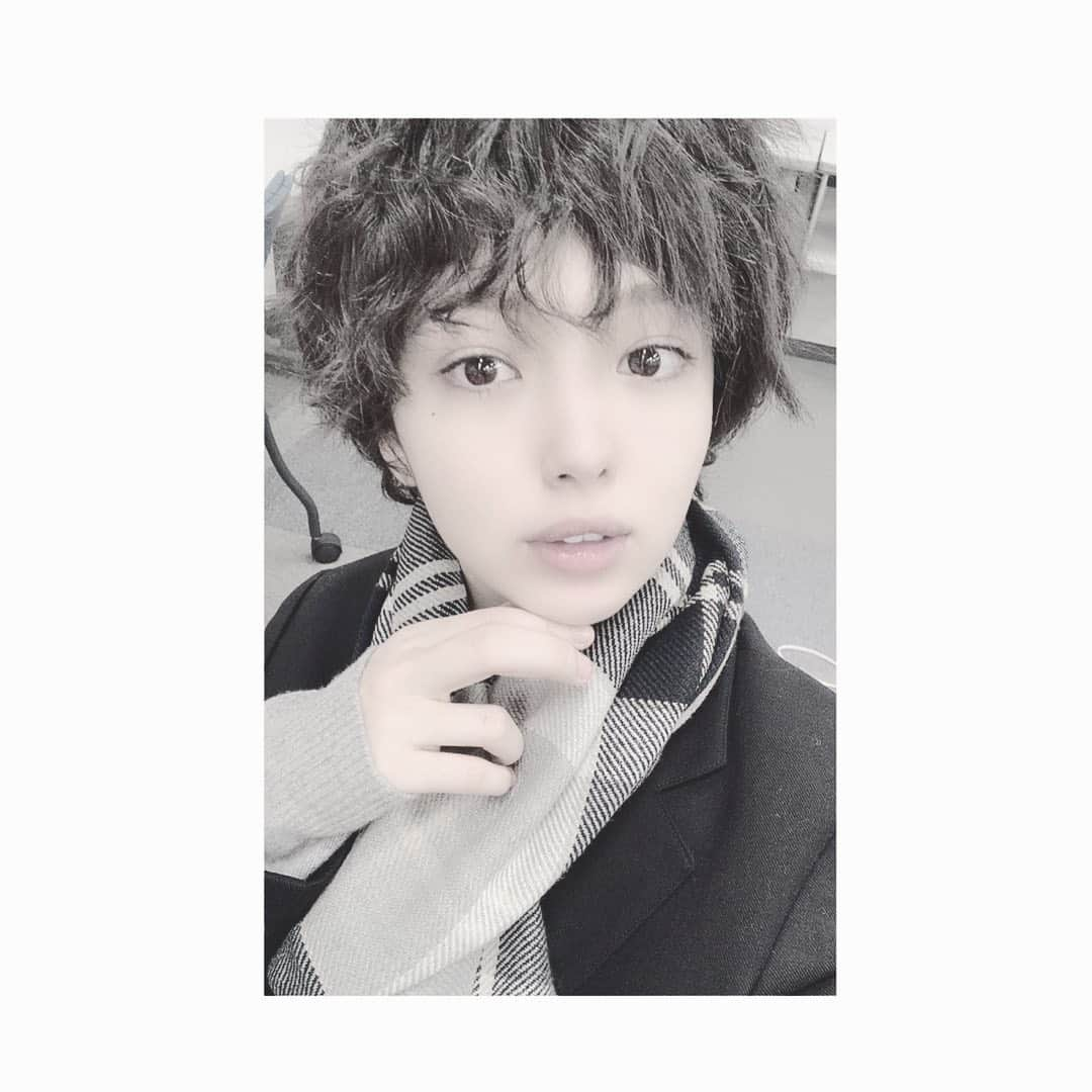 藤田ニコル（にこるん）さんのインスタグラム写真 - (藤田ニコル（にこるん）Instagram)「この前テレビ番組で。  男の子なったけど、 メイク全部落としてカラコンもとり。  なんか、なよなよしそう。」2月6日 12時50分 - 2525nicole2