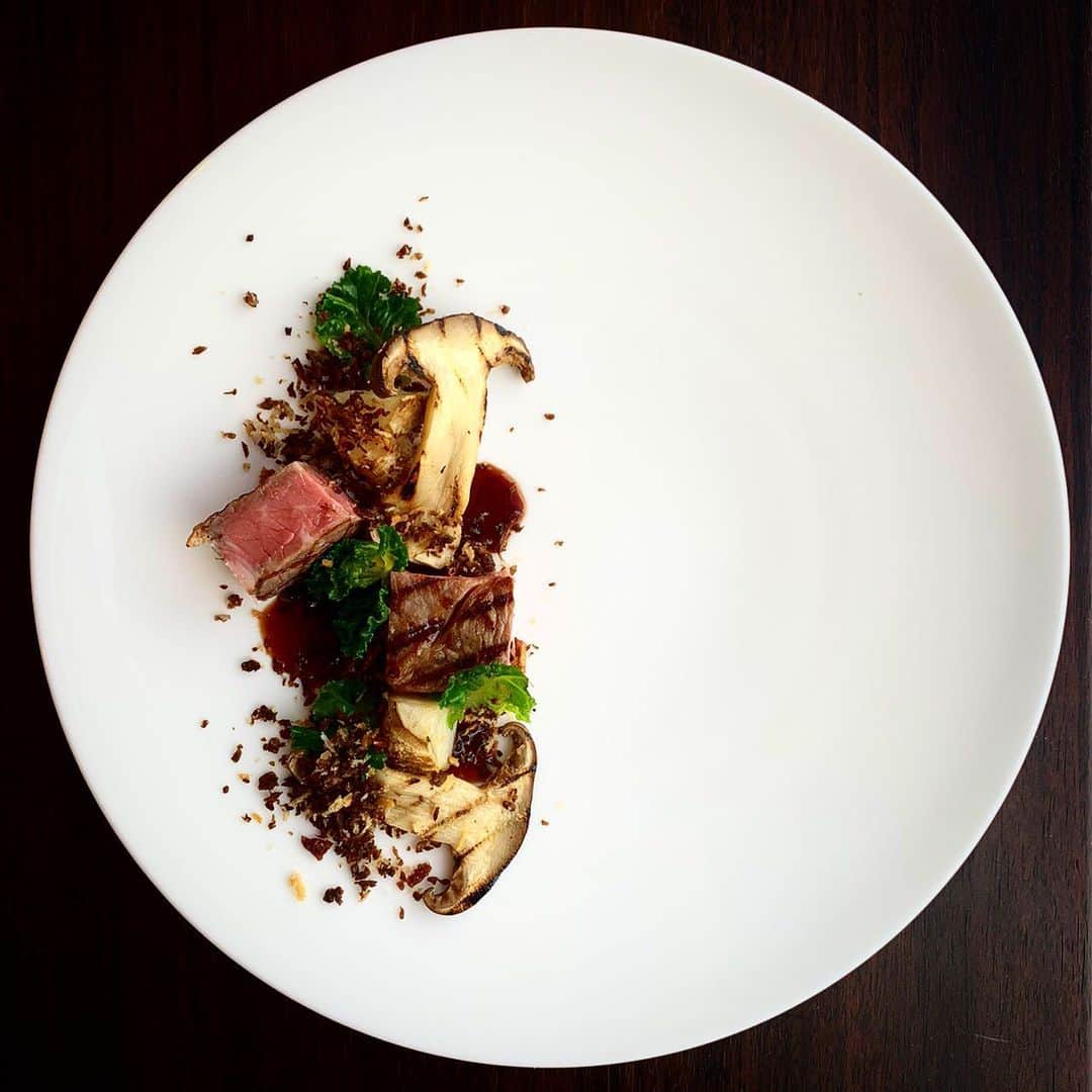 Restaurant SORAさんのインスタグラム写真 - (Restaurant SORAInstagram)「* 国産牛のグリエ 三蔵マッシュルームのデュクセル トピナンブール(菊芋)のロースト 赤ワインソース * #stysoramenu #restaurantsora #レストランソラ #岡山 #クレド岡山 #地中海料理 #岡山県産#ミツクラ農林マッシュルーム #トピナンブール #instagood  #岡山ディナー#岡山ランチ」2月6日 13時03分 - restaurantsora
