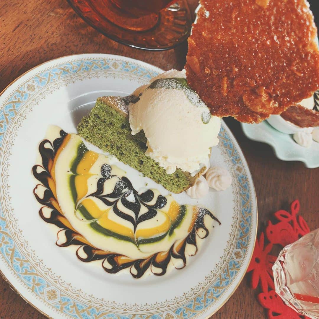 若月雅さんのインスタグラム写真 - (若月雅Instagram)「🍰Cafe de Agenda☕️ . 見た目もお洒落でケーキも甘過ぎず、美味しかった(*´ω｀*)✨ . #cafedeagenda  #カフェデアゲンダ  #スイーツ #みなと元町 #cafestagram #kobe」2月6日 14時01分 - miyabi.w_0911