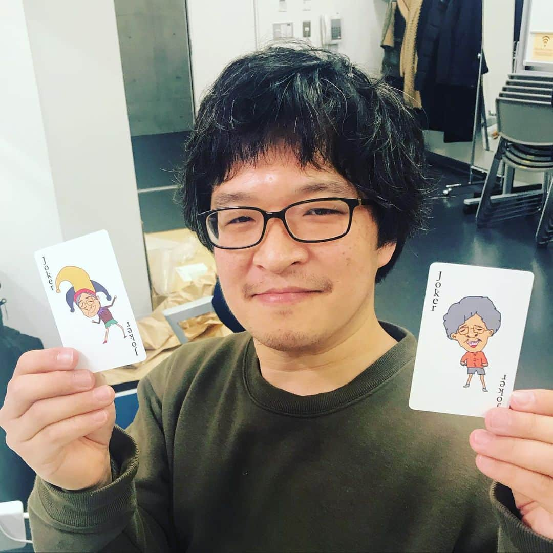 鈴鹿秋斗さんのインスタグラム写真 - (鈴鹿秋斗Instagram)「マネージャーの吉田さんやったら 左手で目をつぶってでも描けるわ👨🏻‍🎨 #吉田純 #夜の本気ダンス #MG #前歯復活 #料理うまい #足が無駄に綺麗 #トランプ #joker #ガチャガチャ景品」2月6日 14時21分 - akito_suzuka