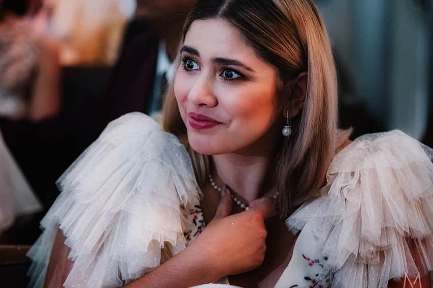 ローレン・ヤングのインスタグラム：「My reaction when Megan and Mikael said “I do” or according to Mikael my picture for the next audition of Joker. Hehehe joke swipe for the real reaction 🤣」