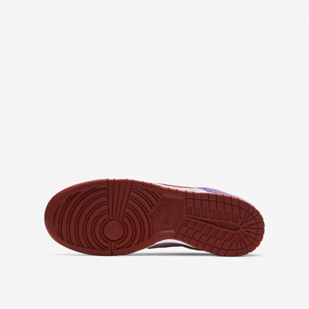 UNITED ARROWS & SONSさんのインスタグラム写真 - (UNITED ARROWS & SONSInstagram)「【 Info 】﻿ < NIKE DUNK LOW "PLUM" >﻿ 明日2/7(金)に発売致します。﻿ ﻿ 販売方法は下記をご覧ください。﻿ ◆‪2/7(金) am10:20～am10‬:30の間にユナイテッド アローズ原宿本店へお集まりいただいたお客様を対象に、﻿ ①ユナイテッドアローズグループの﻿ 「ご本人様ご登録済みのハウスカードのご提示」または「ご本人様ご登録済みのハウスカードアプリのご提示」﻿ ② ①と併せて、ご本人様確認書類（免許証・パスポート・学生証・保険証・住基カード・マイナンバーカード いずれか）をご提示の上、ご案内順を決める抽選を実施致します。﻿ ※在留カードは受付不可となります。﻿ ※抽選当日のハウスカード作成及び入会は不可となります。﻿ ◆抽選完了次第、番号順に再度整列いただき、順次ご案内を開始致します。﻿ 再整列時ご不在の場合は最後尾でのご案内となります。﻿ ◆ご案内前またはお会計時に再度ご本人確認を実施させていただく場合がございます。﻿ ご本人様確認の際に、﻿ ①ハウスカードのご登録情報﻿ ②ご本人確認書類の情報﻿ が異なる場合はご案内・ご購入をお断りさせていただきます。﻿ ◆お1人様につき1点ずつご購入いただけます。﻿ ◆数に限りがあるため、抽選にご参加頂いてもご購入頂けない可能性が御座います。﻿ ◆お会計はお1人につき1回のみ、複数名おまとめでのお会計はお断り致します。﻿ ◆ご本人様以外のクレジットカード及びパスポート、ハウスカードの利用は、お断り致します。﻿ ◆店内外での金銭受け渡しは他のお客様へのご迷惑となりますため、ご遠慮願います。 ﻿ ﻿ ※展開サイズ﻿ 26、26.5、27、27.5、28、28.5、29㎝﻿ ﻿ #unitedarrowsandsons﻿ #unitedarrows #harajuku﻿ #nike #nikedunklow」2月6日 14時51分 - unitedarrowsandsons