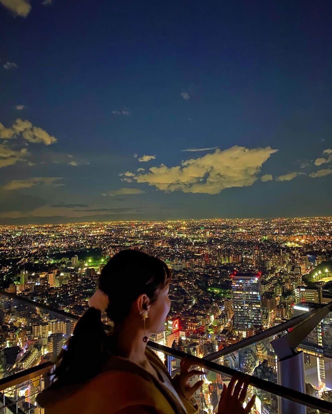 松中みなみさんのインスタグラム写真 - (松中みなみInstagram)「#渋谷スクランブルスクエア  これぞインスタ映え‼︎‼︎ってのを実感した🌙 ・ ホントにすごい良かったよ💖 ・ ・ #渋谷 #インスタ映えスポット #夜景  #葭葉ルミ ちゃんと👭♡ #女子プロゴルファー」2月6日 15時03分 - minami_matsunaka