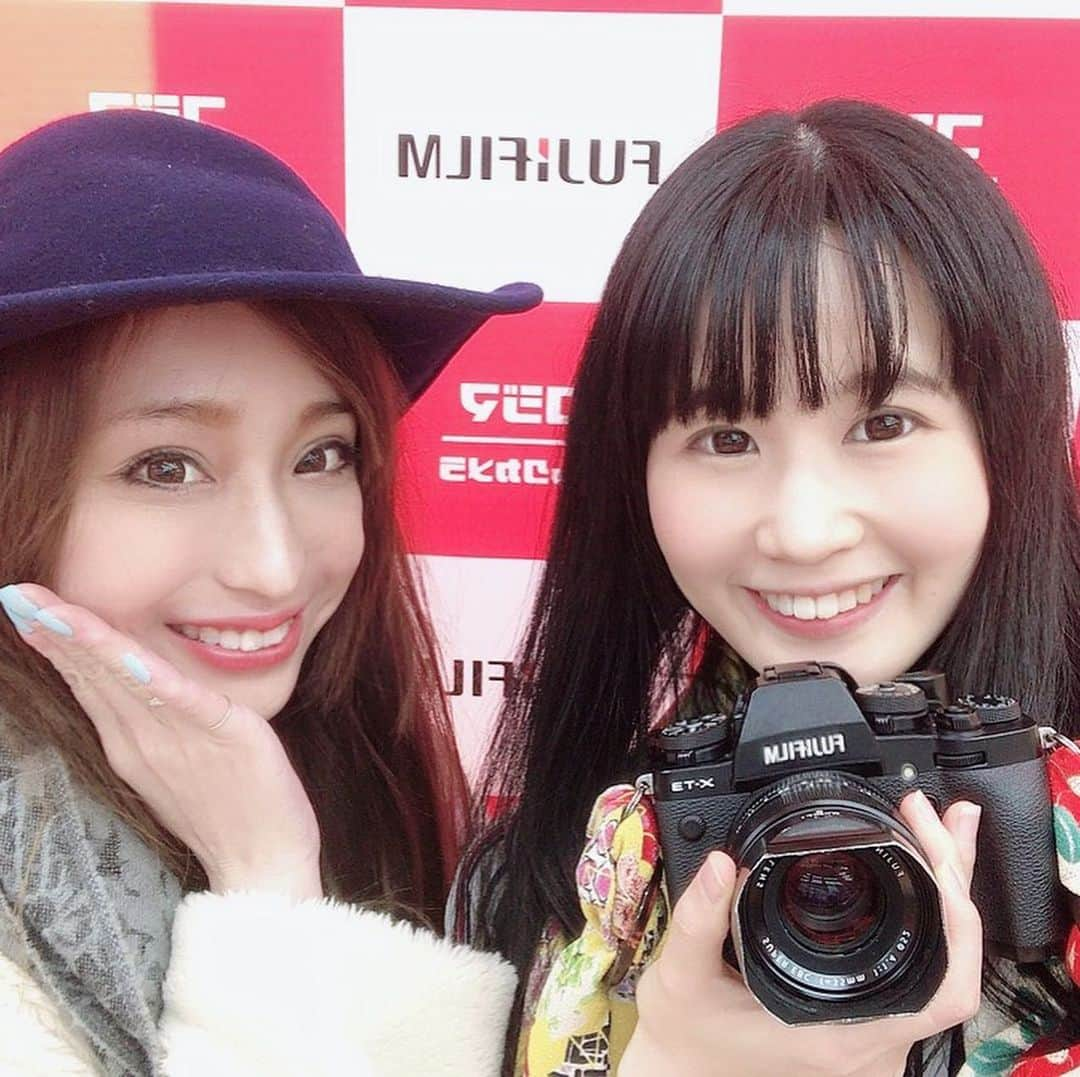 矢沢なりさんのインスタグラム写真 - (矢沢なりInstagram)「🦋先日のfujifilmでのお仕事🦋 静岡県の撮影のお仕事ね😊✨ 相方はもちろん、 講師を務めるプロ写真家: @mikachu0720  私の良き友達であり向上心を高められる相棒👏👏👏 . 話をし始めると5時間とか平気で電話したりね。 . また今年こそどこか撮影に海外行きたいなーと思いつつも、彼女は確か今ブラジルとかいってるんじゃないかな😎❣️ . とか考えると、 私もがんばらなきゃっ💖✨ って思える🥰 . みかちゅうのお話を聞いていると、なるほどね、とモデル目線でも勉強になることがいっぱいあるの。 だから今後も良きパートナーとして付き合っていきたいよ😋💖」2月7日 1時17分 - nari_yazawa