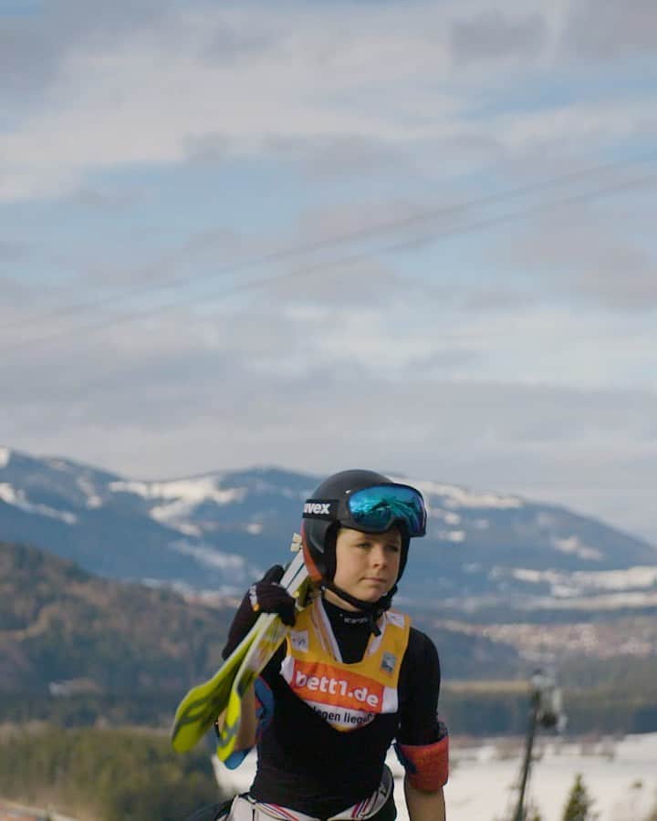 マーレン・ルンビのインスタグラム：「Thanks! 😊 #EQUALITY #Oberstdorf2021」