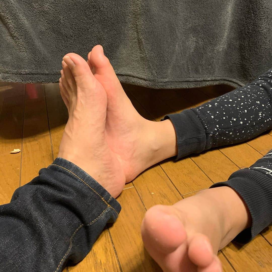 津田篤宏さんのインスタグラム写真 - (津田篤宏Instagram)「長男と足のサイズほとんど変わらんやん。俺どんだけ足小さいねん」2月7日 2時03分 - ggoigoisu