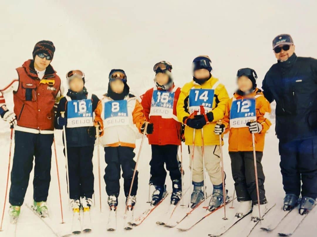 三浦祐太朗のインスタグラム：「大学時代にスキー学校のコーチをしてた頃の写真。滑ったり泳いだりアクティブだったなぁ(遠い目) #スキー #ski #⛷」