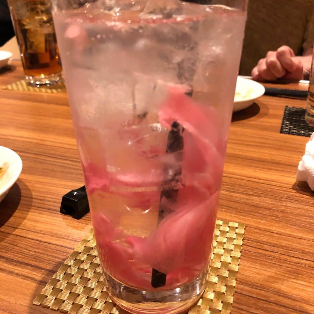 丸山ゴンザレスのインスタグラム：「がりサワーと焼そばwithタコさん ２杯目から甘酢が薄まっていい」