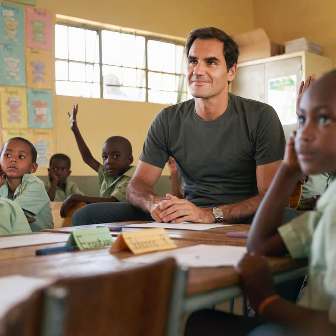 ロジャー・フェデラーさんのインスタグラム写真 - (ロジャー・フェデラーInstagram)「Incredible visit to Namibia to see our future education initiatives in this incredible country. Children are tomorrow’s future. 🇳🇦 @rogerfederer.foundation #education」2月6日 17時37分 - rogerfederer