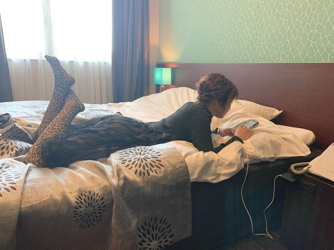 戸田真琴（マネージャー）のインスタグラム：「本日もまこりん頑張ってます✨ この写真は先日、こっそり撮ったらバレた時のです❗️ ・ ・ #戸田真琴 #可愛い #かわいい #kawaii #cute #オシャレ #fashion #beautiful #picoftheday #smile #instagood #nature #style #happy #instadaily #girl #photography #photooftheday #fun #instalike #beauty #赞 #照片 #我倒 #时装」