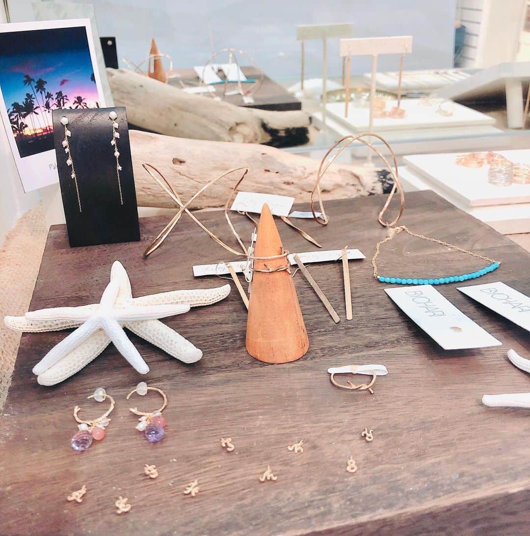 のインスタグラム：「. . 14K ゴールドフィルドジュエリー✨ . #lillyandemma #hawaii #feelaloha #instagood #photooftheday #love #happy #jewelry #14kgoldfilled  #aloha #ハワイ #ハワイ好き #ハワイ好きな人と繋がりたい」