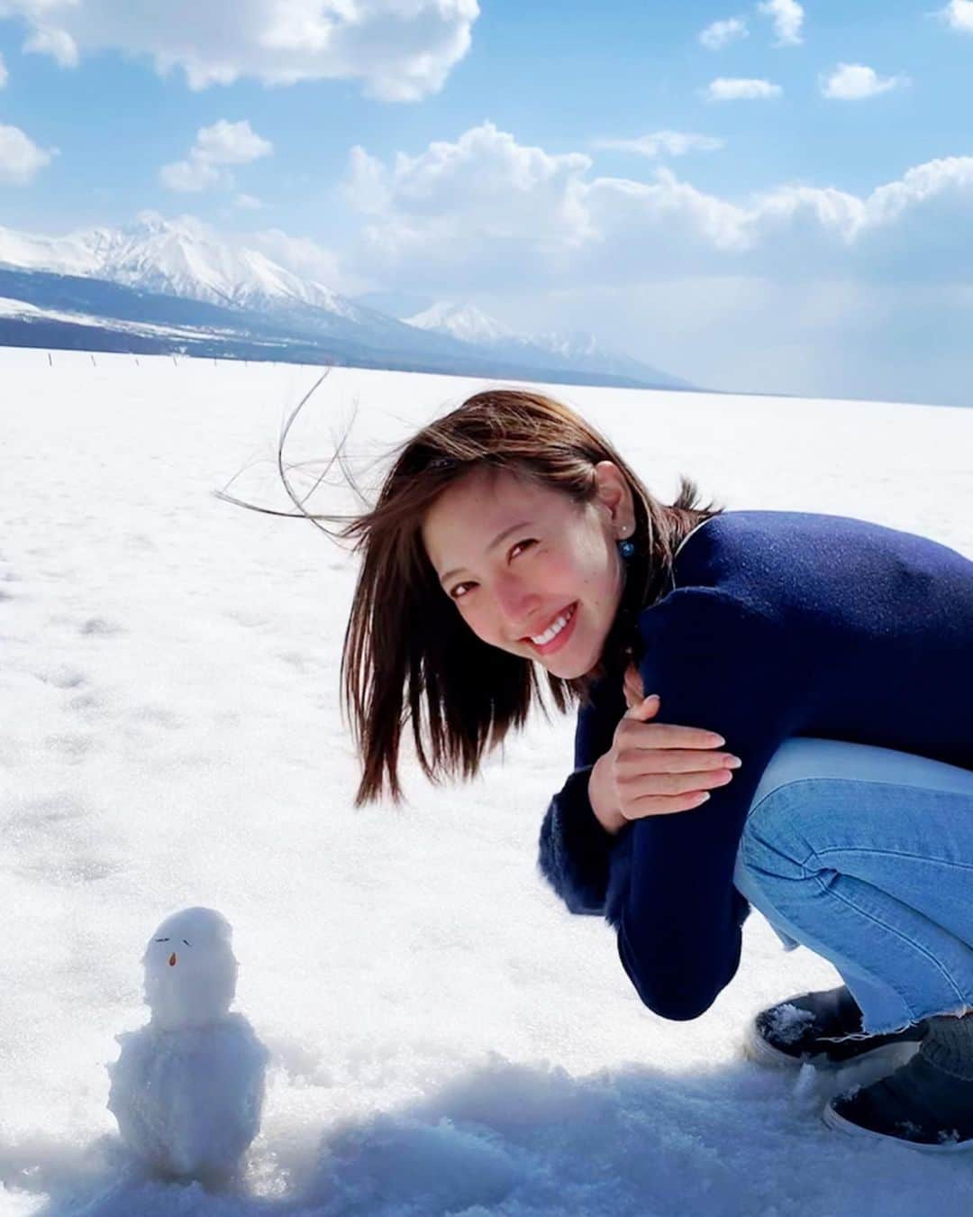 小澤陽子さんのインスタグラム写真 - (小澤陽子Instagram)「𝚒𝚗 𝚙𝚛𝚒𝚟𝚊𝚝𝚎❁  真っっっ白な世界…☃❄️🤍🤍🤍. . . 受験生のみなさん📚 とっても寒い中、今日もお疲れ様でした❄️ “寒さ”という面で集中が途切れたり、お腹痛くなったりするのはもったいない…🥺 明日も寒いみたいなので、しっかりと防寒して、がんばってください😭！！✨✎ . . . #ゆきだるま #の #ちびすけ #ちびだるま👼🏻 #寒すぎて #この大きさで #ギブアップ #素手は無理がありました #ほぼすっぴんごめんなさい」2月6日 18時55分 - yoko.ozawa729