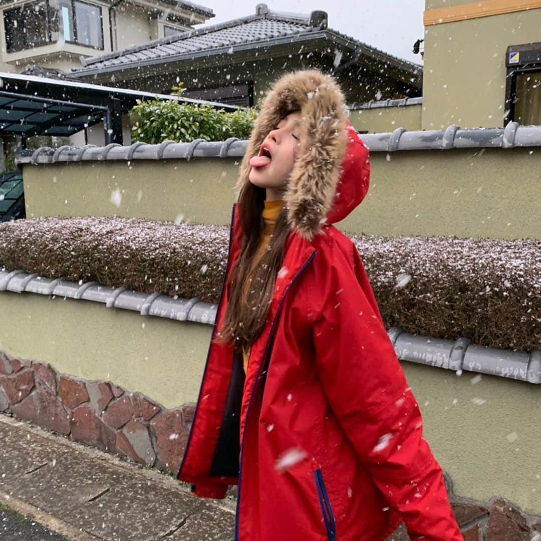 ブリッジマン遊七さんのインスタグラム写真 - (ブリッジマン遊七Instagram)「IT'S SNOWING!!❄ ・ ・ ・ #snow #雪 #ゆき  #モデル #model  #ハーフ #mixed  #ブリッジマン遊七」2月6日 19時22分 - yunabridgman
