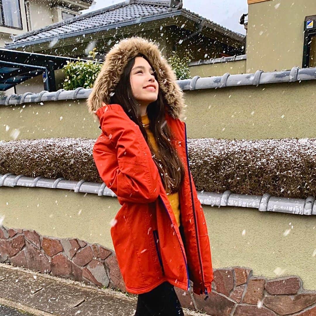 ブリッジマン遊七さんのインスタグラム写真 - (ブリッジマン遊七Instagram)「IT'S SNOWING!!❄ ・ ・ ・ #snow #雪 #ゆき  #モデル #model  #ハーフ #mixed  #ブリッジマン遊七」2月6日 19時22分 - yunabridgman