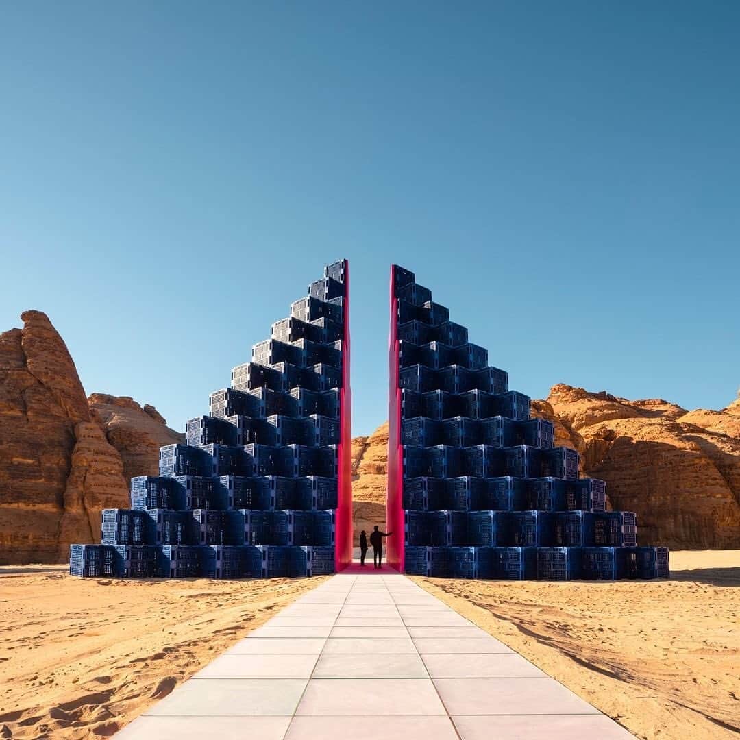 HYPEBEASTさんのインスタグラム写真 - (HYPEBEASTInstagram)「@hypebeastart: Contemporary art exhibition @_desertx has moved to the AlUla desert in Saudi Arabia for its third installment. Composed of 14 works, each one reflects on the area’s history, invites cross-cultural dialogue and introduces the work of international artists to new audiences. Swipe to take a look at some of the installations. The art exhibition will run from now until March 7.⁠⠀ Photo: Lance Gerber/Desert X」2月6日 19時31分 - hypebeast