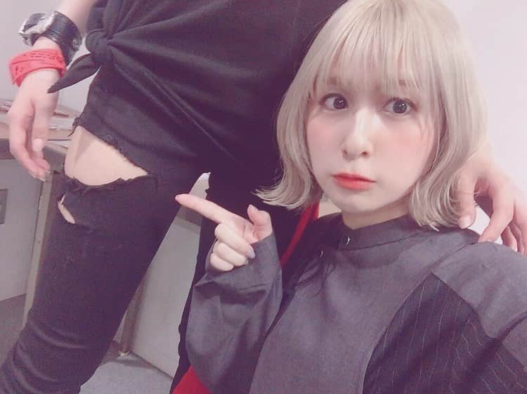 吉田有里のインスタグラム：「あやねるのももねる。﻿ ﻿ この衣装のあやねる見た瞬間、真っ先にここを触った 尊い(合掌)﻿ ﻿ #佐倉綾音 ちゃん #あやねる」