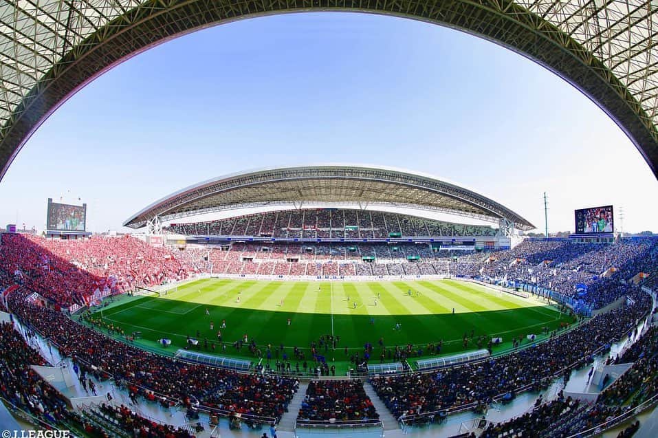 Ｊリーグさんのインスタグラム写真 - (ＪリーグInstagram)「今年はどんな景色が観れる⁉️﻿ ﻿ ＦＵＪＩ ＸＥＲＯＸ ＳＵＰＥＲ ＣＵＰ ２０２０ まで、あと2日✨﻿ ﻿ ﻿ #Ｊリーグ﻿ #jleague﻿ #Ｊリーグ開幕﻿ ﻿ #スタジアム #stadium #🏟﻿ #サポーター #ファン﻿ #景色 #風景 #光景﻿ #ダレカニミセタイケシキ﻿ #ダレカニミセタイフウケイ﻿ #埼玉スタジアム2002  #saitamastadium2002  #saitama #埼玉  #サッカー #soccer #football #⚽」2月6日 19時37分 - jleaguejp