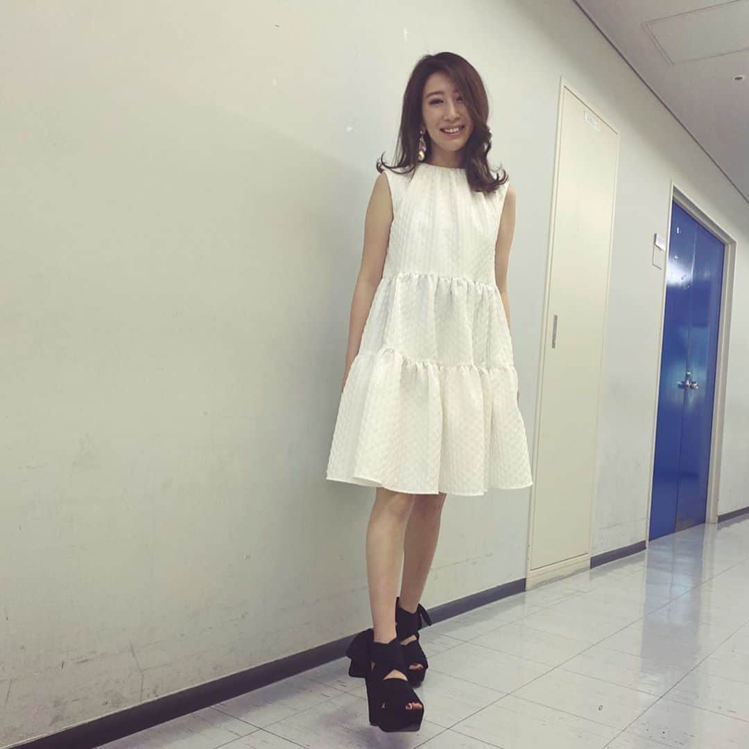 のインスタグラム：「昨日の衣装は 白🤍🤍🤍 😇 #木嶋真優」