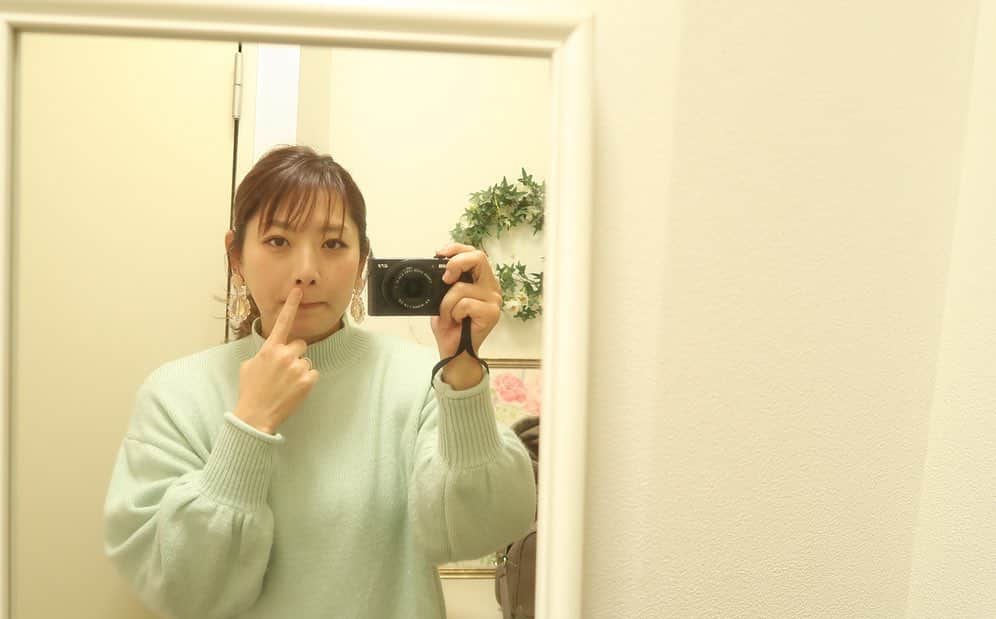 堀田ゆい夏さんのインスタグラム写真 - (堀田ゆい夏Instagram)「. 大人になってもニキビって出来るんですね。。。 しかも鼻の下に。 すごい目立つ。  普通にしてるのに、 鼻血出てるみたい💕って言われる😂 . #クルミ食べ過ぎた #パステルカラー #ニコアンド」2月6日 19時53分 - yuika_a0902