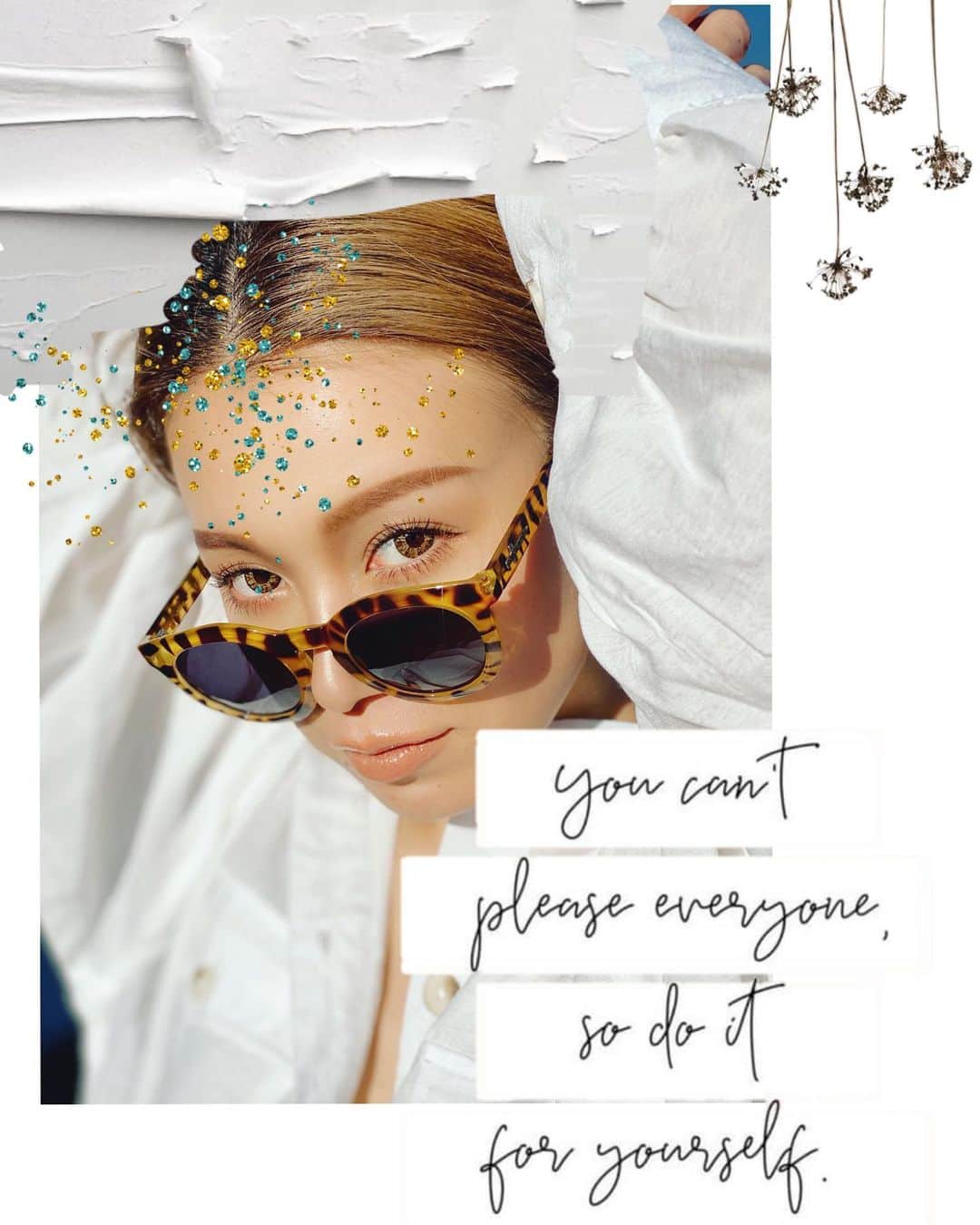 のインスタグラム：「カラコンについて💁🏼‍♀️✨✨ ずっと愛用してるカラコンはEYE DECOのフィーアヘーゼル♡  昔イメージモデルをした時に大量購入したんだけどもうどこにも売ってないみたい。。。 もうすぐ無くなるから色々試してるんだけど今のところ盛れるカラコンがない💦  自分に似合うカラコンを探すのって本当大変😭  一体いくら使ったんだろうw オススメのカラコンあったら教えてー🙈❤️ #カラコン #長年愛用 #eyedeco #模索中 #カラコン着画 #カラコン探しの旅」
