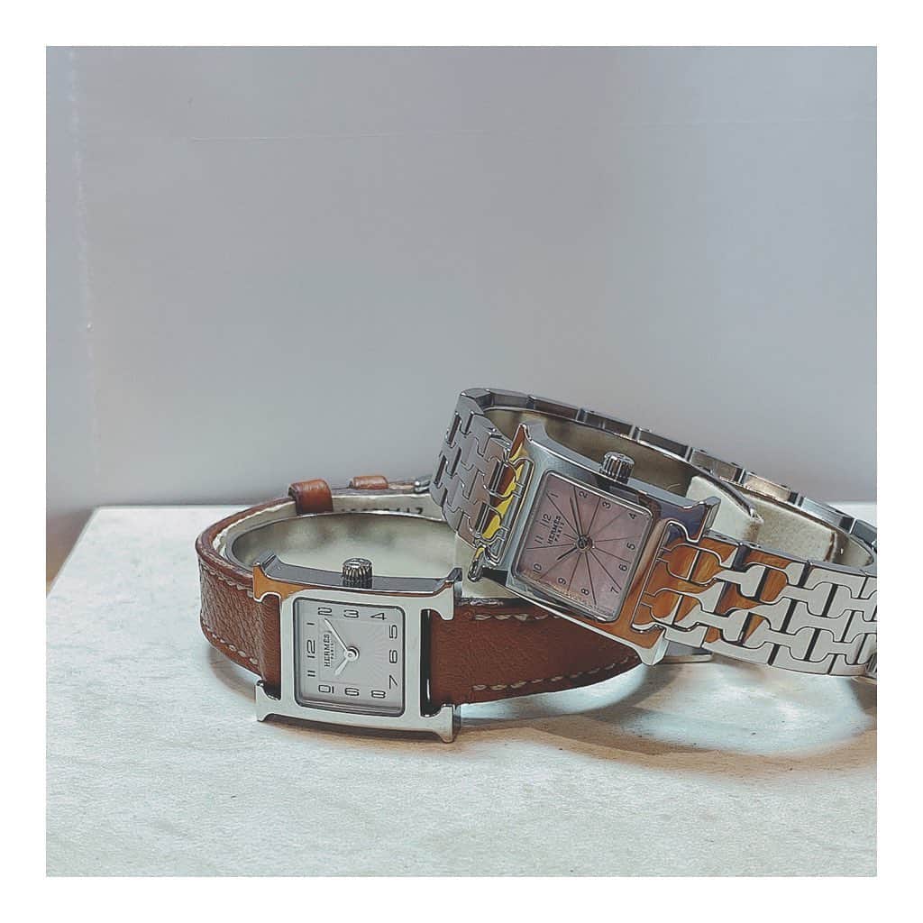 HIROBさんのインスタグラム写真 - (HIROBInstagram)「-HIROB池袋- Vintage Hermes mini H-watch  小ぶりで可愛らしいミニサイズ。  是非店頭にてお試し下さい。  皆さまのご来店を心よりお待ちしております！ ﻿ お問い合わせ﻿ tel:03-5954-8101﻿ ﻿ #hirob﻿ #hirobikebukuro﻿ #baycrews﻿ ﻿#watch #Hermes #Hwatch #fashion #vintage  #ヒロブ﻿ #ヒロブ池袋﻿ #ベイクルーズ #時計 #アンティークウォッチ #ヴィンテージ #エルメス #hウォッチ  #アクセサリー #ファッション好きな人と繋がりたい  #腕時計  #观看﻿ #酿酒」2月6日 20時03分 - hirob.jp