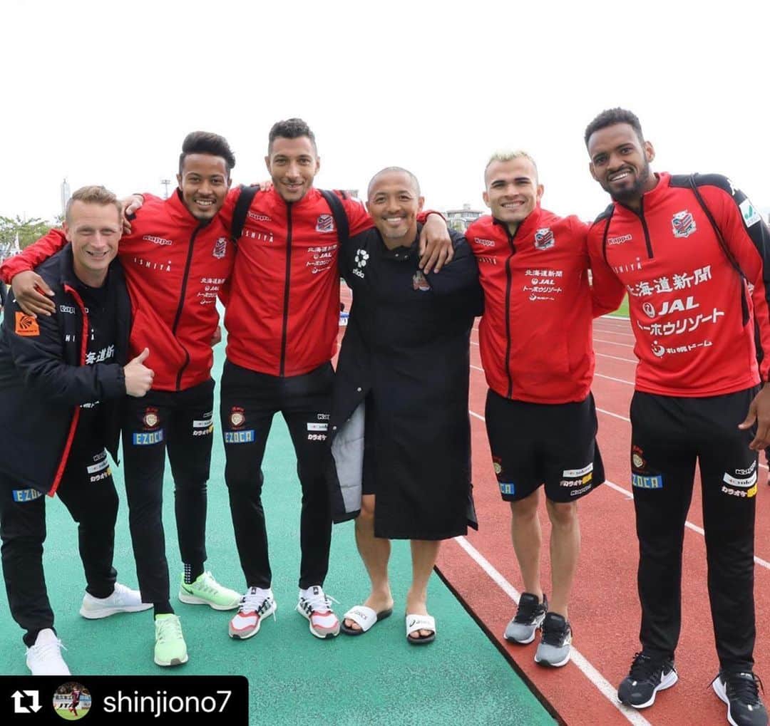 ｊリーグさんのインスタグラム写真 ｊリーグinstagram ｊリーグ Jleague ｊリーグ開幕 小野伸二 Fc琉球 北海道コンサドーレ札幌 鈴木武蔵 ジェイ アンデルソンロペス ルーカスフェルナンデス 集合写真 Smile
