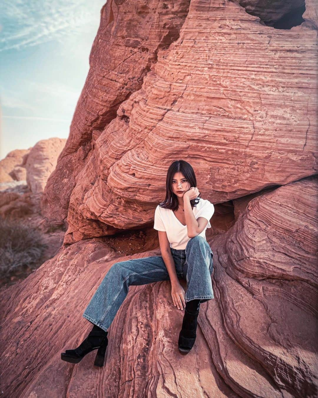 VIENNAさんのインスタグラム写真 - (VIENNAInstagram)「The Valley of Fire🔥 ・ ・ ・#valleyoffire#nevada#lasvegas#grandcanyon#travel#like4like#follow4follow#followforfollow#travel#trip#diet#sexy#likeforlike#makeup#tagsforlikes#f4f#vsco#lightroom#コーデ#おしゃれさんと繋がりたい#ボブ#ダイエット#写真好きな人と繋がりたい#アメリカ」2月6日 20時10分 - viennadoll_official