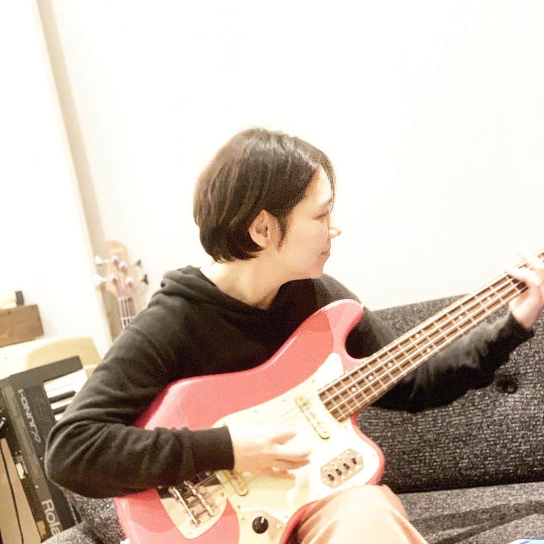 前田恭介さんのインスタグラム写真 - (前田恭介Instagram)「岡田、ベース始めるってよ。おれもドラムでもやろっかな。」2月6日 20時24分 - kyosukemaeda