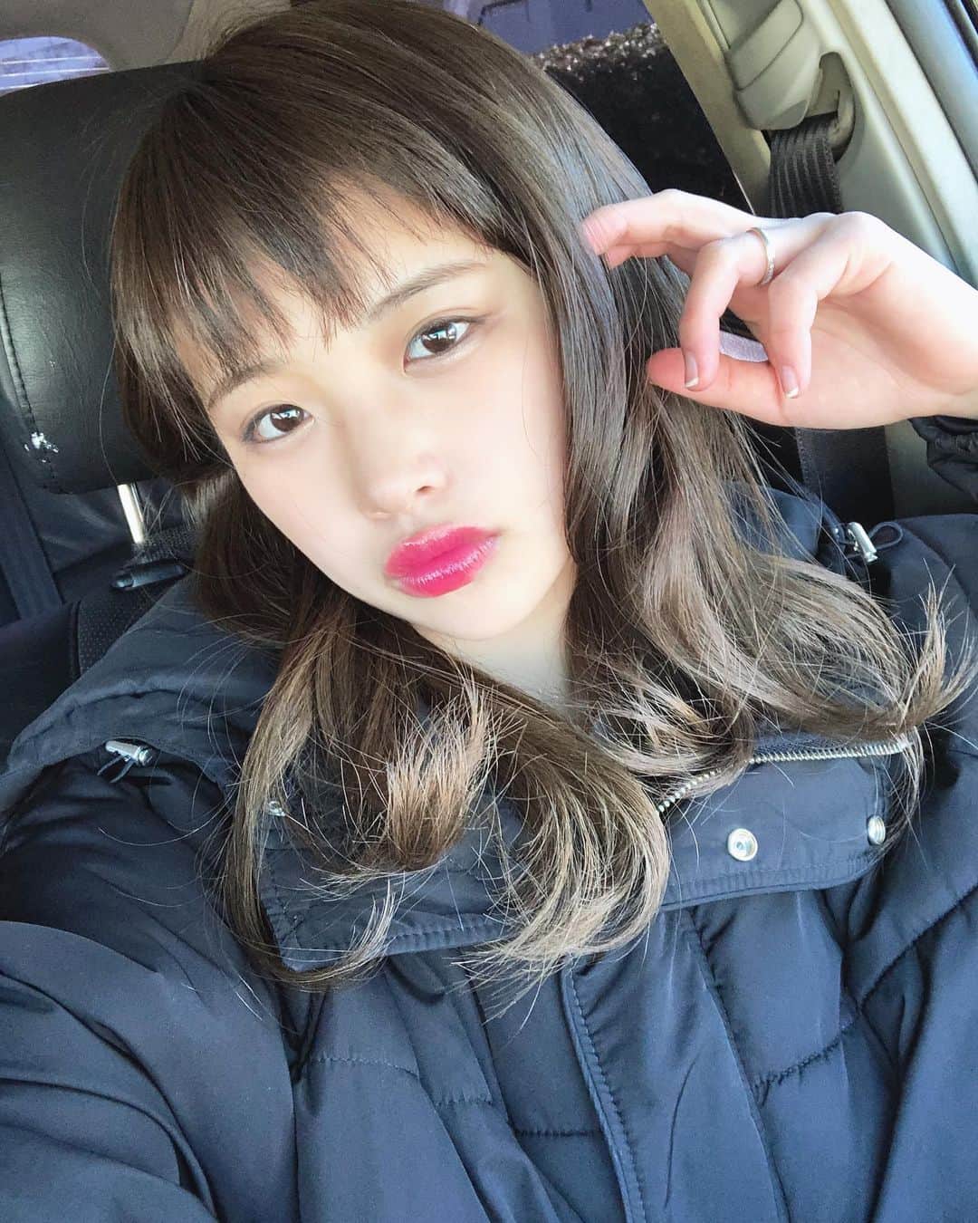 石井美音奈のインスタグラム：「ひなちゃんから貰ったピアスつけて 愛車でお出かけしてきた♪  早くみんなから貰ったのつけたいよ！！！」